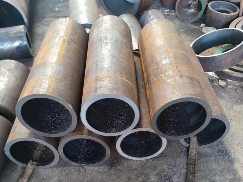 仁布12Cr1MovG无缝钢管切割